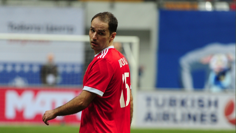 Направилият силна кариера в руския професионален футбол Роман Широков удари