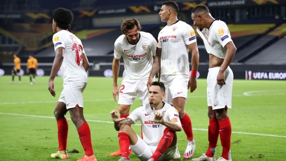 Тази вечер е сблъсъкът от 1 4 финалите между Уулвърхамптън и Севиля