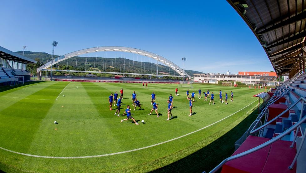 В Атлетик Билбао излязоха шест положителни проби за коронавирус след