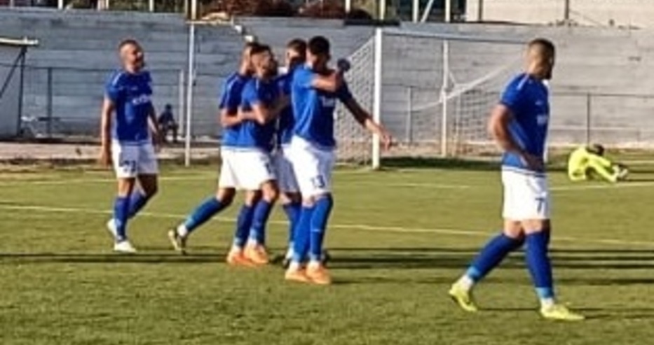 Васил Петров е фаворит за нов старши треньор на