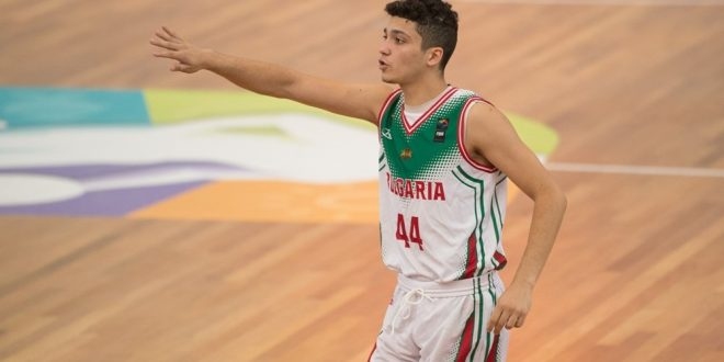 Младият баскетболист Костадин Лазаров вече е част от състава на