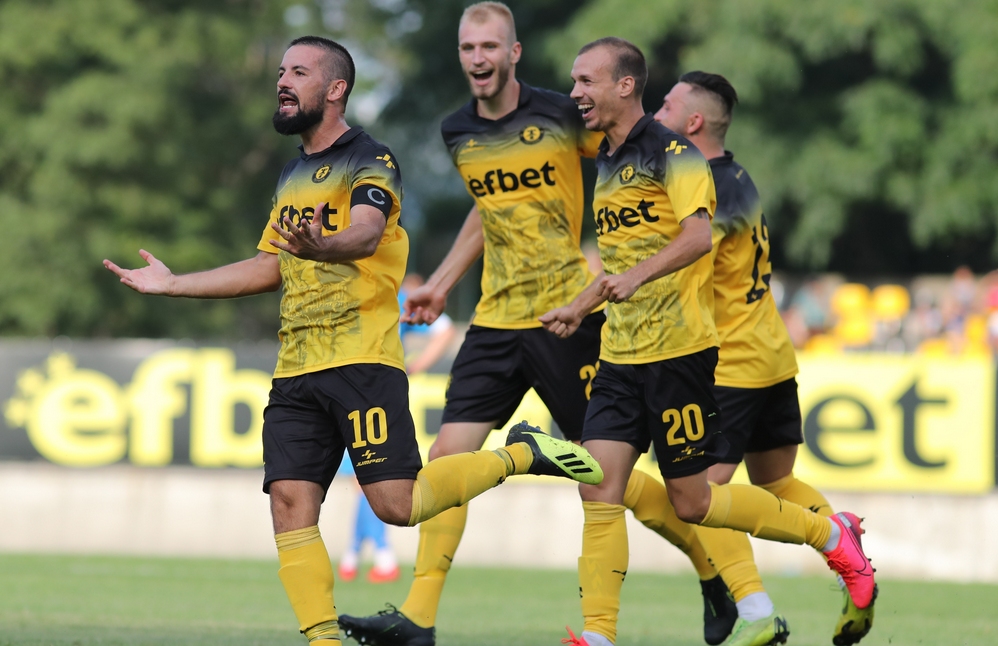 Отборът на стигна до успех при визитата си на в