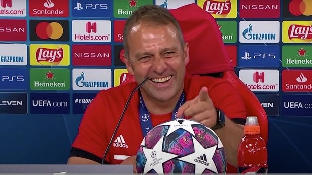 Наставникът на демонстрира страхотно чувство за хумор на пресконференцията след