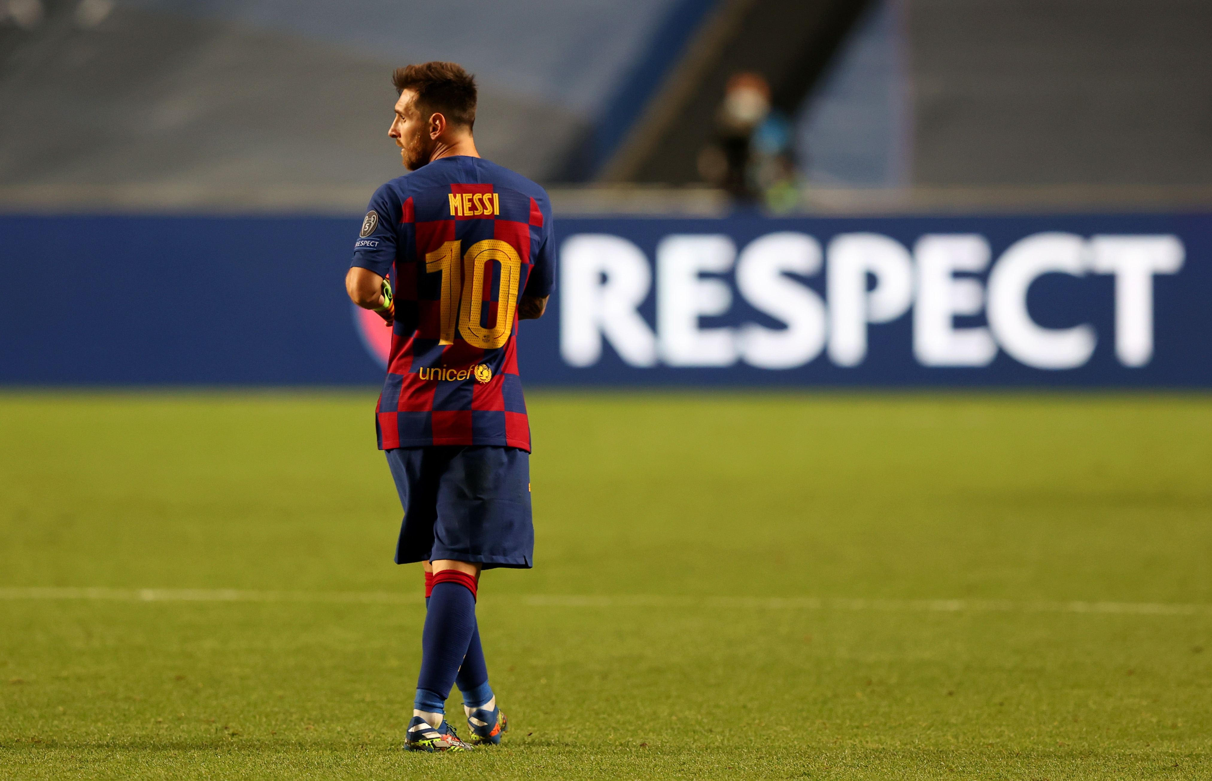 Желанието на мегазвездата Лионел Меси да напусне Барселона разтърси футболния