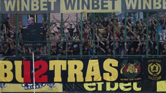 Сдружение Фен клуб Ботев 1912 е направило ново дарение на футболния