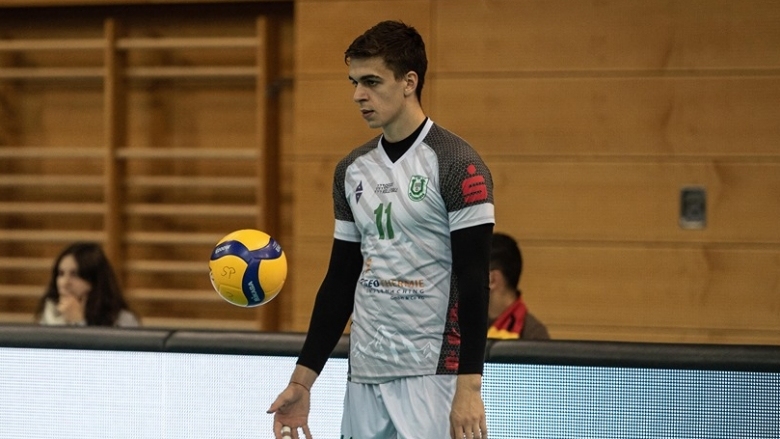 Младият център Валентин Благинов продължава кариерата си в Австрия 20 годишният волейболист който
