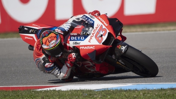Легендата на MotoGP Валентино Роси се надява неговото протеже Франческо