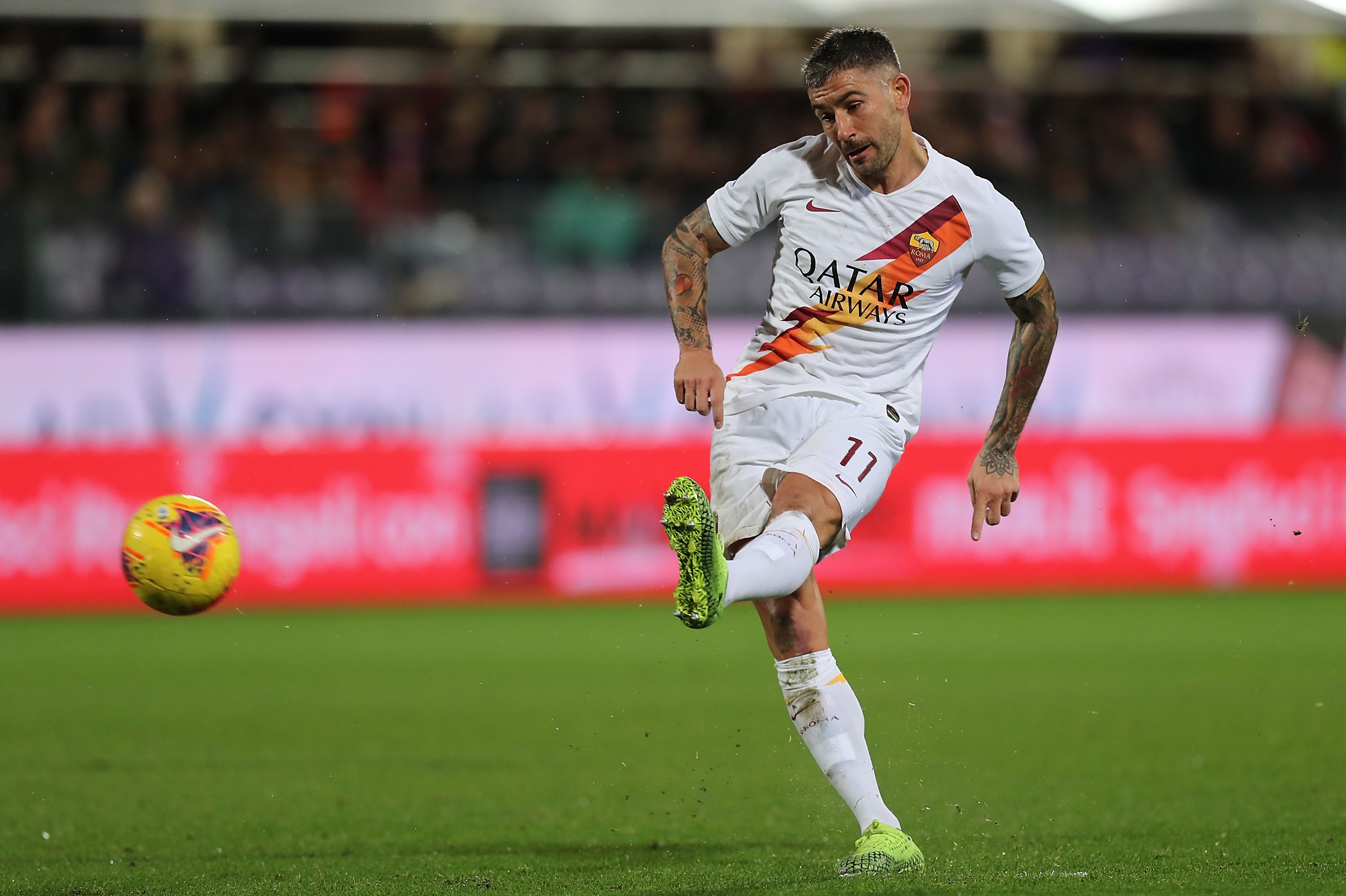 Левият бек на може да продължи кариерата си в