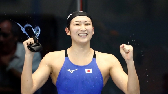 Японската звезда в плуването Рикако Икее се завърна в басейна