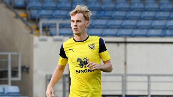 Халфът на Оксфорд Юнайтед Марк Сайкс се оказа ябълка на