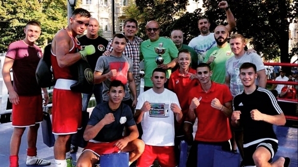 Младежкият национален отбор по бокс се завърна от Украйна, където