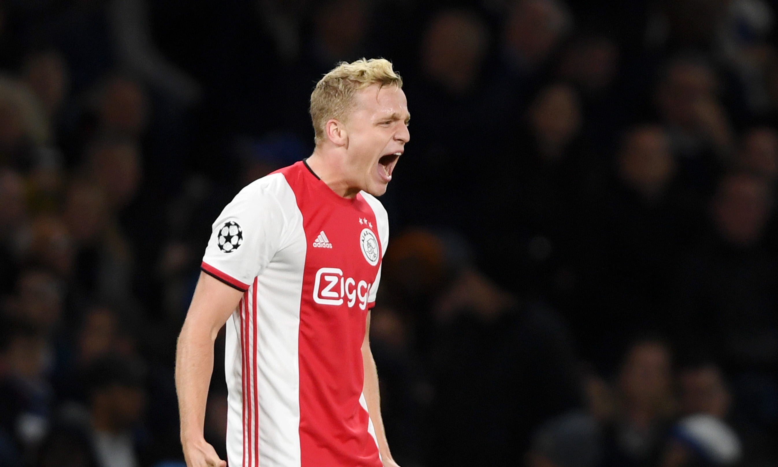 Отборът на Манчестър Юнайтед официализира първия си летен трансфер Клубът