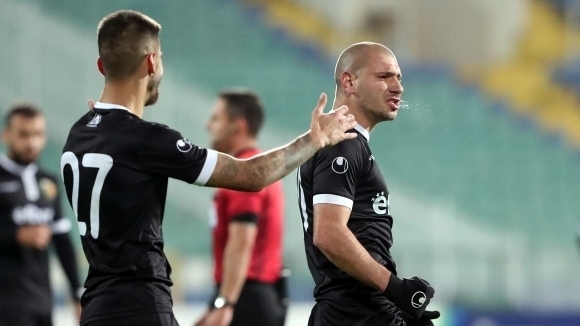 Атакуващият полузащитник Веселин Марчев ще продължи футболната си кариера в