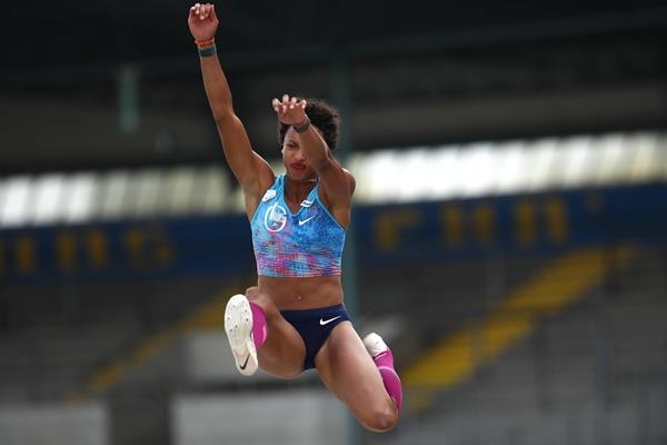 Световната шампионка в скока на дължина от Доха 2019 Малайка