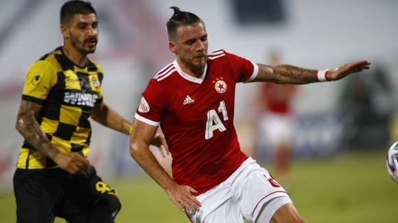 Отборът на Ковънтри продължава да напира за атакуващия полузащитник на