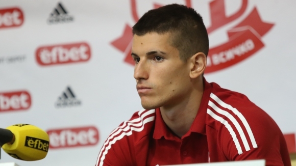 Вратарят на ЦСКА 1948 Даниел Наумов заяви че очаква отборът