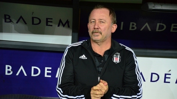 Треньорът на турския футболен отбор Бешикташ е дал положителен тест
