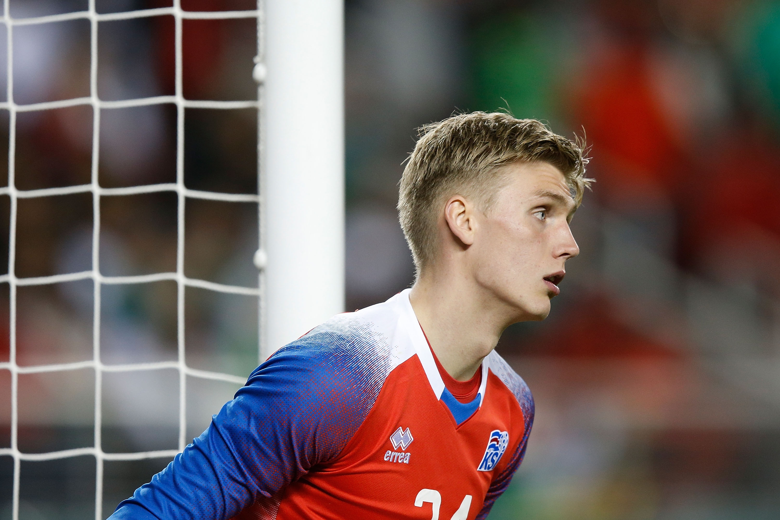 Веднага след като продаде резервния си вратар Емилиано Мартинес на