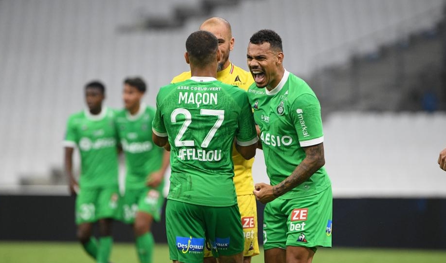 Отборът на Сент Етиен продължава със силното си представяне през