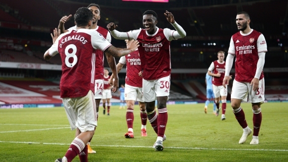 Арсенал започна сезона с лондонско дерби и във втория кръг