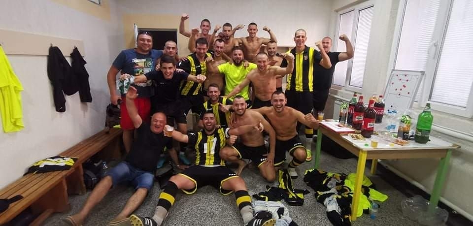 Футболистите на Ботев Нови пазар спечелиха трудна но заслужена победа