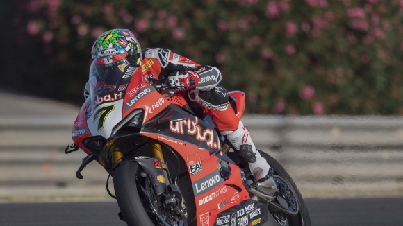 Чаз Дейвис Ducati триумфира във второто основно състезание от шестия