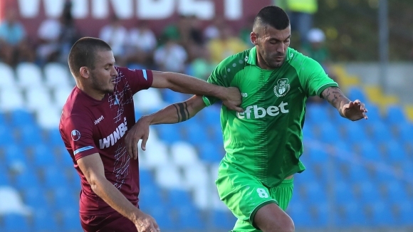 Атакуващият халф Андриан Краев се сбогува с колегите си в