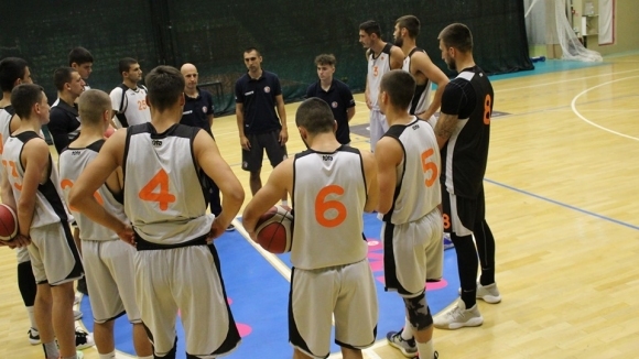 Баскетболният Академик Пловдив продължава с контролите преди началото на новия
