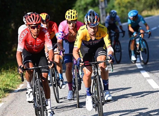 Тур дьо Франс завърши в неделя със сензационната победа на
