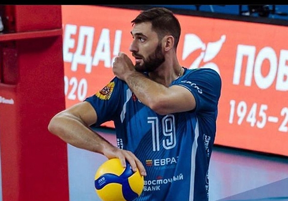 Отборите на четирима българи ще играят в полуфиналния етап на