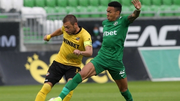 Халфът 32г и защитникът 33г вече имат предложения от родни