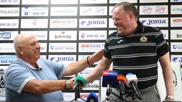 Александър Тарханов ще бъде представен като старши треньор на Славия