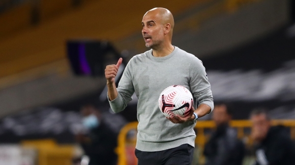 Мениджърът на Пеп Гуардиола заяви че разполага само с 13