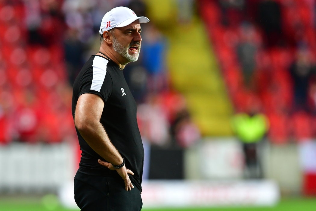 Старши треньорът на Прага Индржих Търпишовски заяви че е шокиран