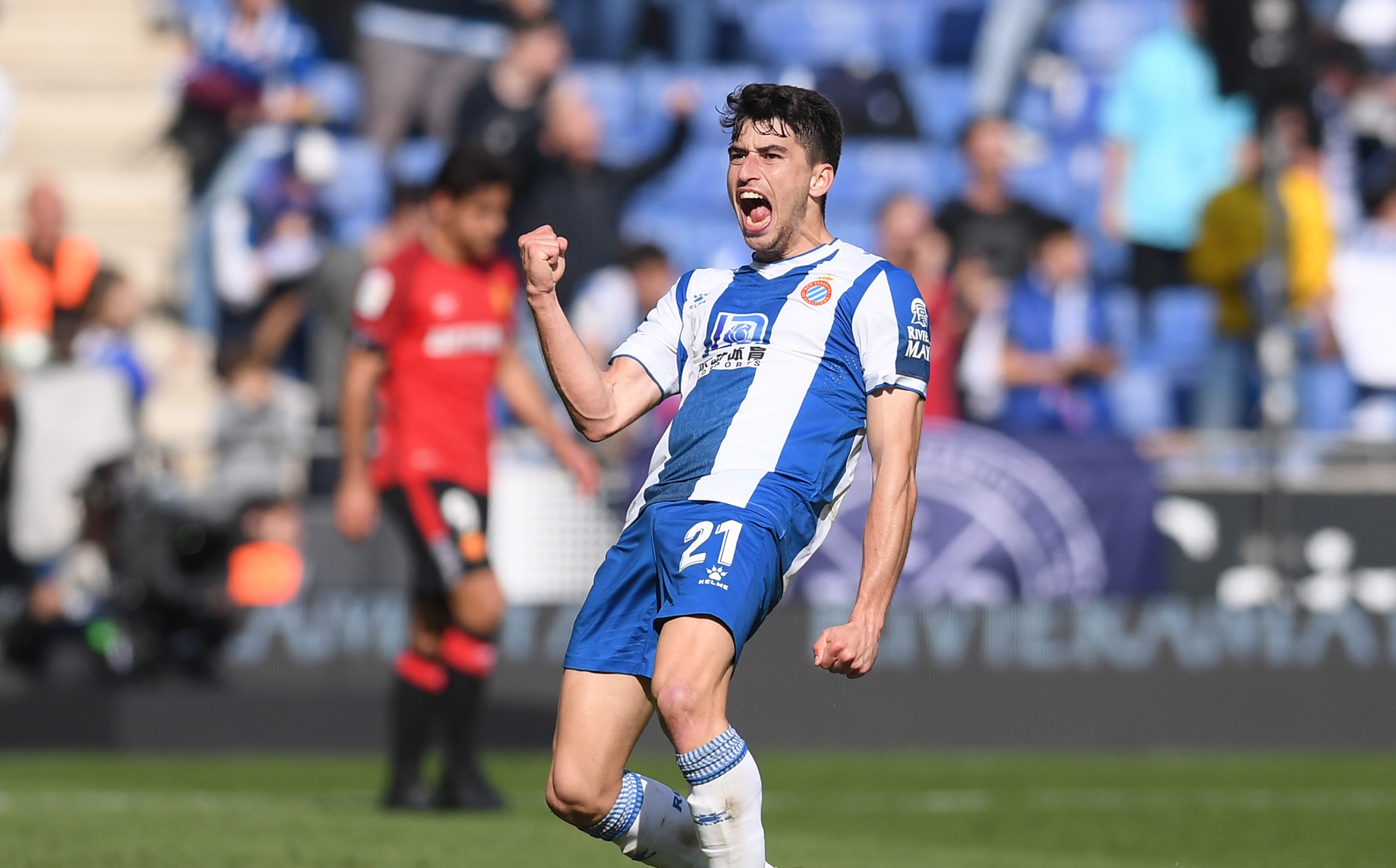 Първенецът в Шампионската лига договори заместник на продадения в халф