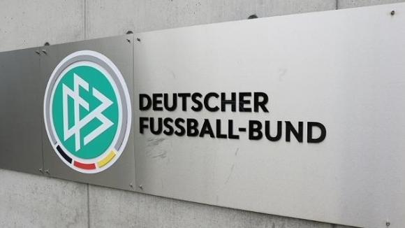Германският футболен съюз обяви че ще раздава безплатни билети за