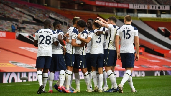 Манчестър Юнайтед започна колебливо сезона а сега го чака сериозен