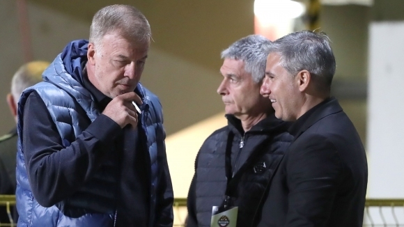 Собственикът на ще има разговори на четири очи с двама