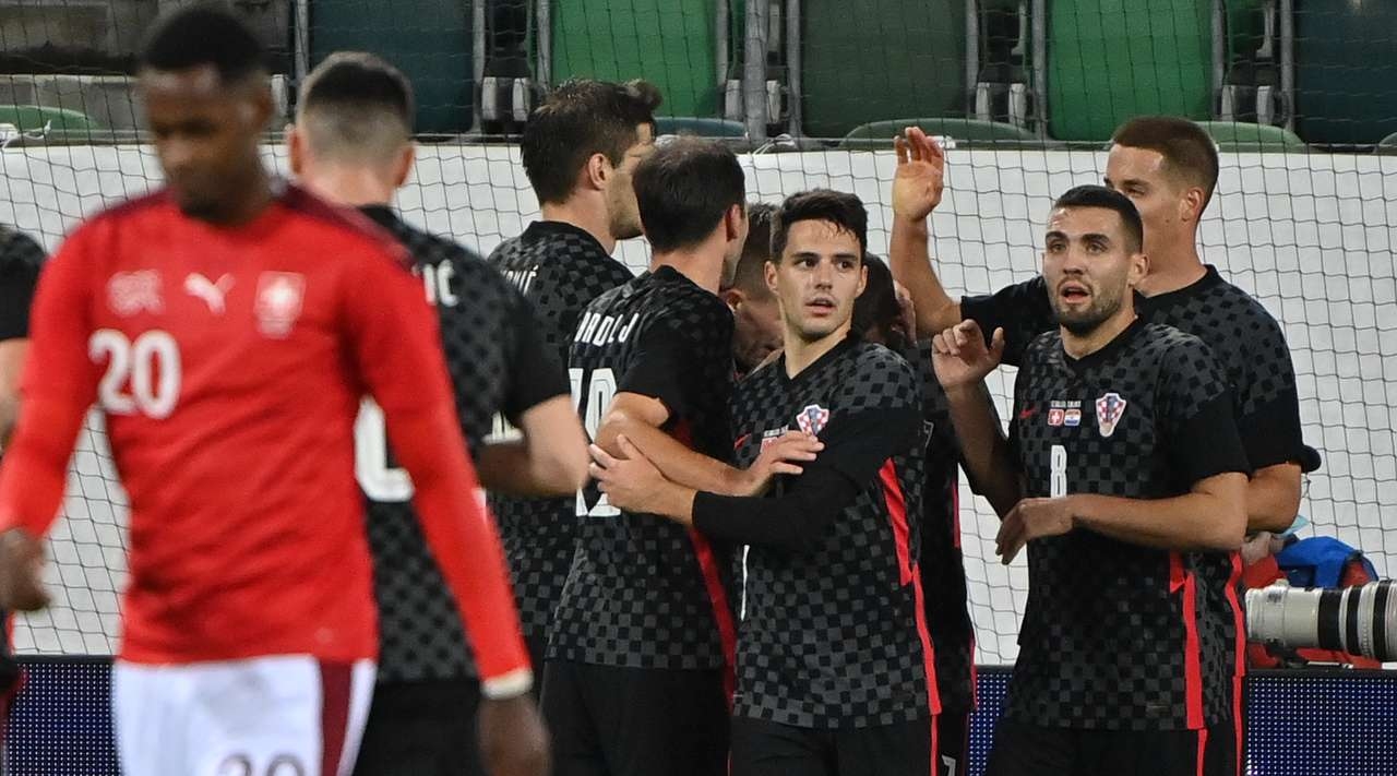 Хърватия победи Швейцария в контролна среща, играна на Кюбунпарк в