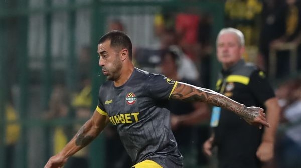 Медицинският щаб на Ботев Пловдив пробва да вдигне бразилеца Маркиньос