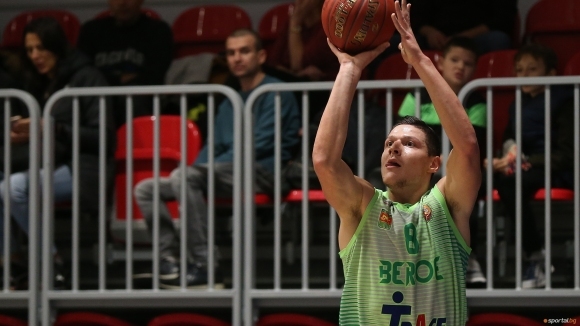 Един от основните играчи на баскетболния берое Николай Стоянов