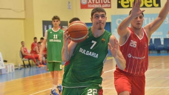 Юношеският национал по баскетбол Веселин Господинов направи силен дебют за