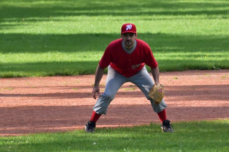 СНИМКА JUNAKBASEBALL COMЮнак София разби статуквото на водещата четворка през