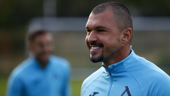 Нападателят на отново заяви че е в клуба в ролята