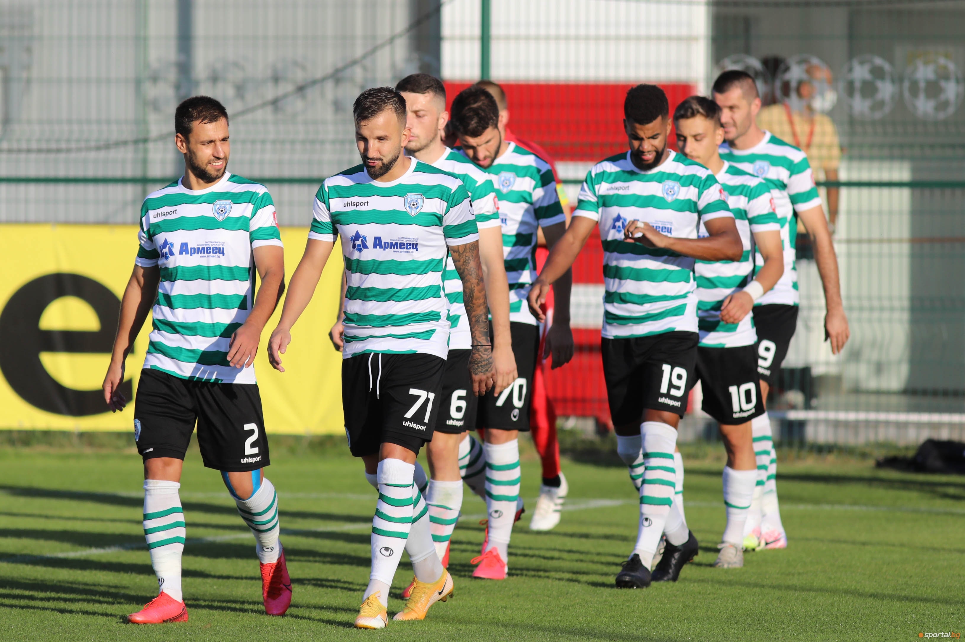 Бранителят на се присъедини на пожар към националния отбор на