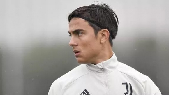 Нападателят на Ювентус Пауло Дибала е в полезрението на английския