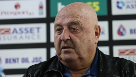 Босът на Венцеслав Стефанов представи официално новия треньор на тима