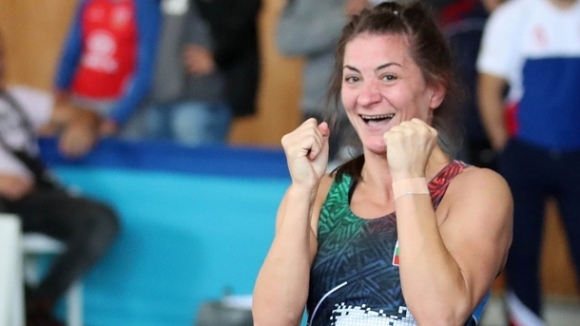 Евелина Николова поднесе изненадата на финалите на държавното първенство по