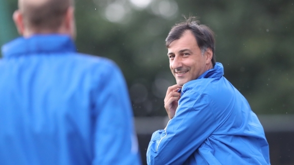 Старши треньорът на сподели първите си впечатления след трудния успех