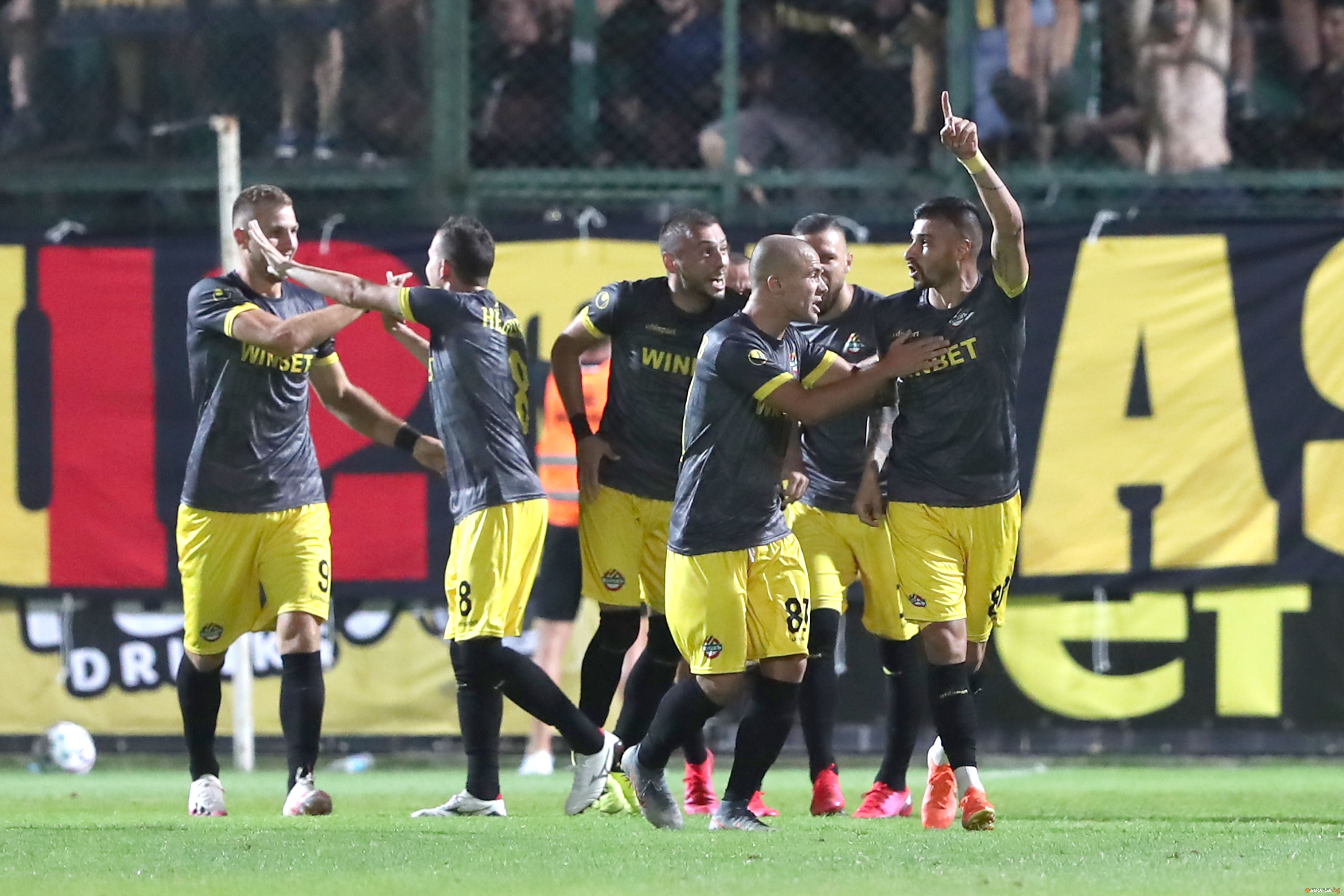 Още един нов играч тренира с от вчера Това е